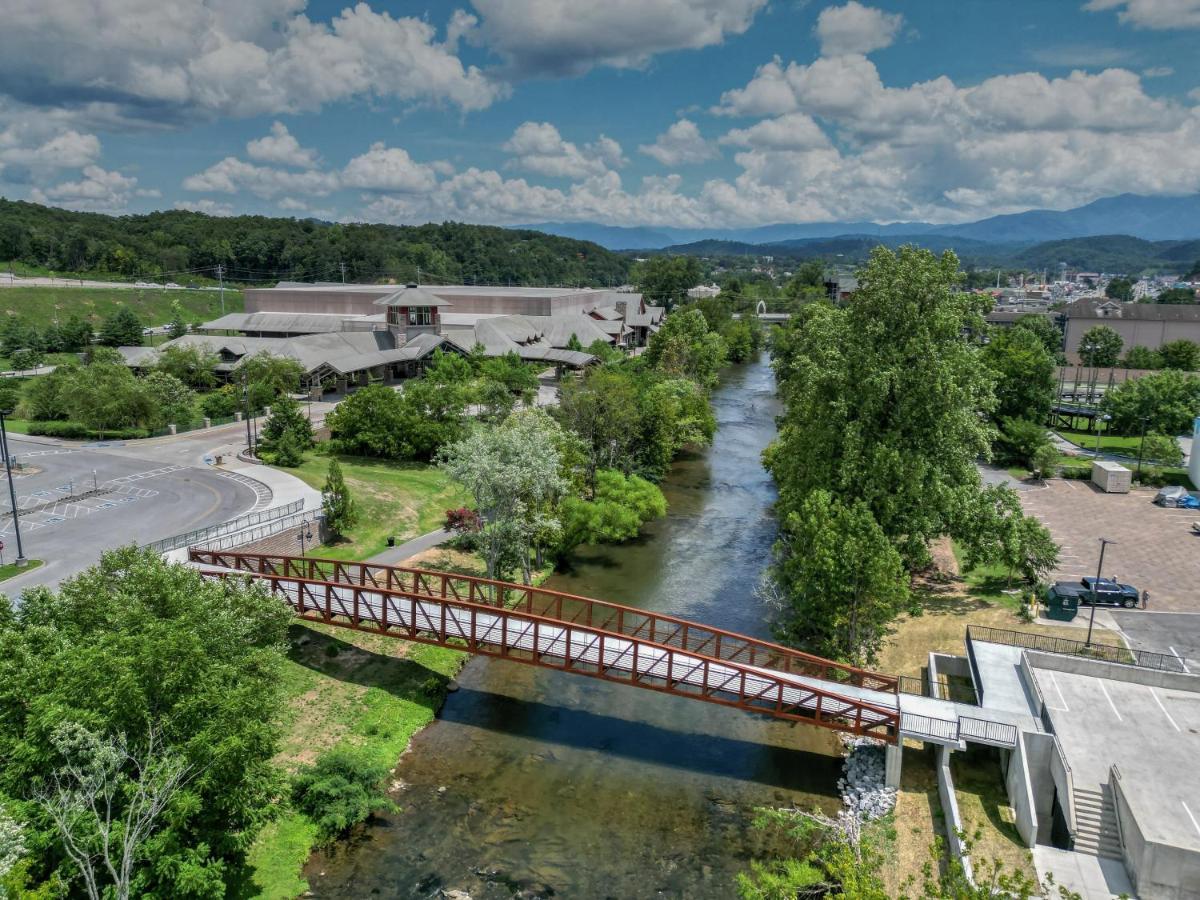 Holiday Inn & Suites Pigeon Forge Convention Center, An Ihg Hotel Екстер'єр фото